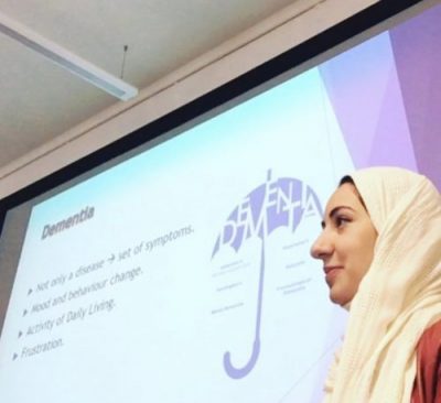 أول ممرضة سعودية بدكتوراة تمريض نفسي لمرضى الخرف