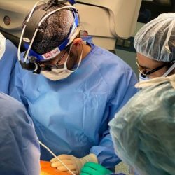 فريق طبي سعودي ينجح بإعادة معدة مريض لمكانها