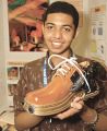 سعودي يبتكر حذاءً ذكي لتنبيه المكفوفين!
