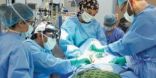 فريق طبي يجري عمليات الغدة الدرقية بدون جراحة!
